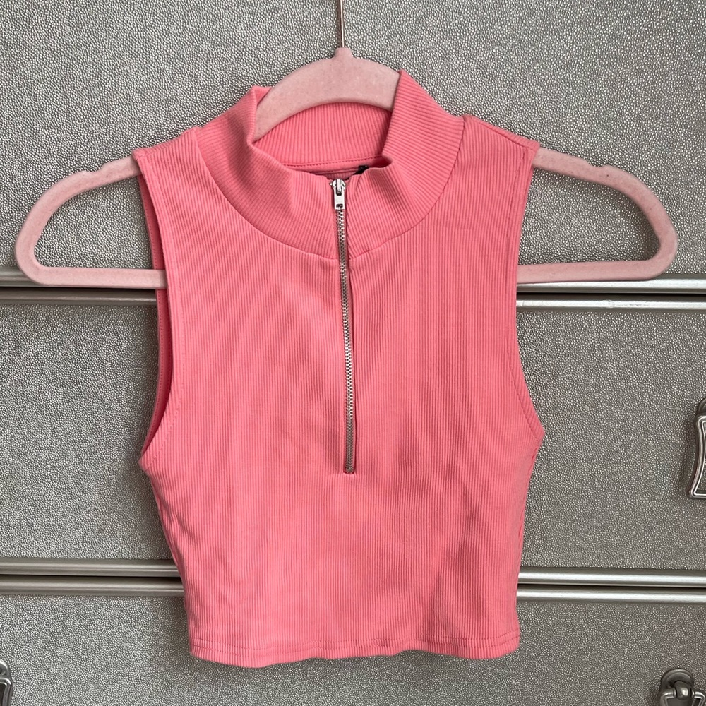 Zara | NWT coral pink ribbed zip crop top size S